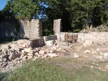 Brigáda - demolice stodoly