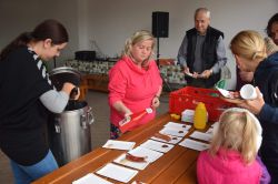 Žehnání aktovek a gardenparty