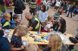 Žehnání aktovek a gardenparty